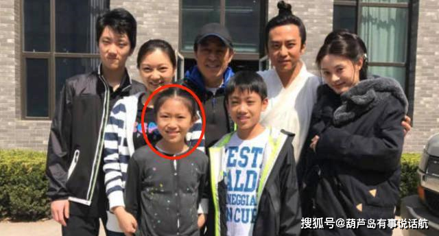 原创零零后刘浩存,16岁被张艺谋选中,她到底有什么来头?她漂亮吗
