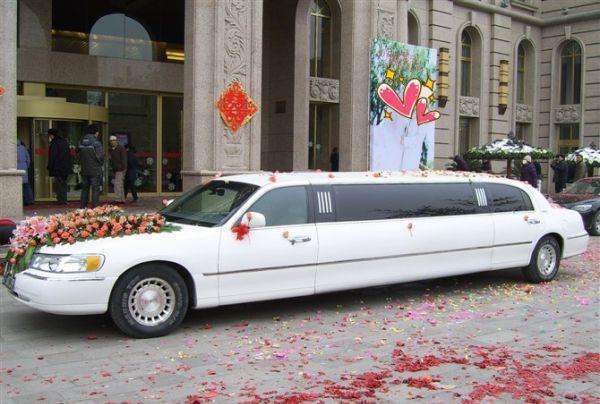 加长林肯做婚车很气派,为何现在很多婚庆公司都要将它