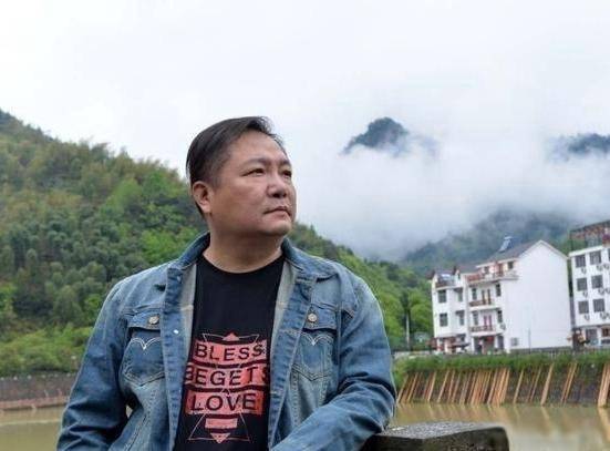 《雍正王朝》给他打开一扇门,后搞播音,主持等涉猎广,名气降低_徐祖明
