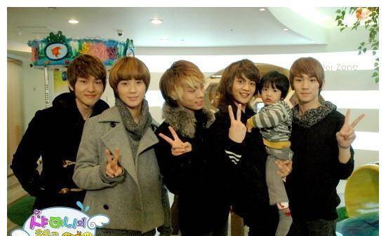 一提到《hellobaby》相信大家都会想到shinee吧?