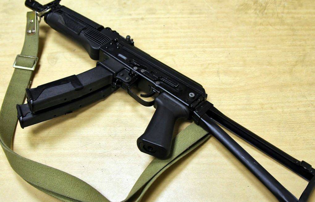 由ak47之父的儿子设计的-俄罗斯pp19冲锋枪_ak_枪口_火力