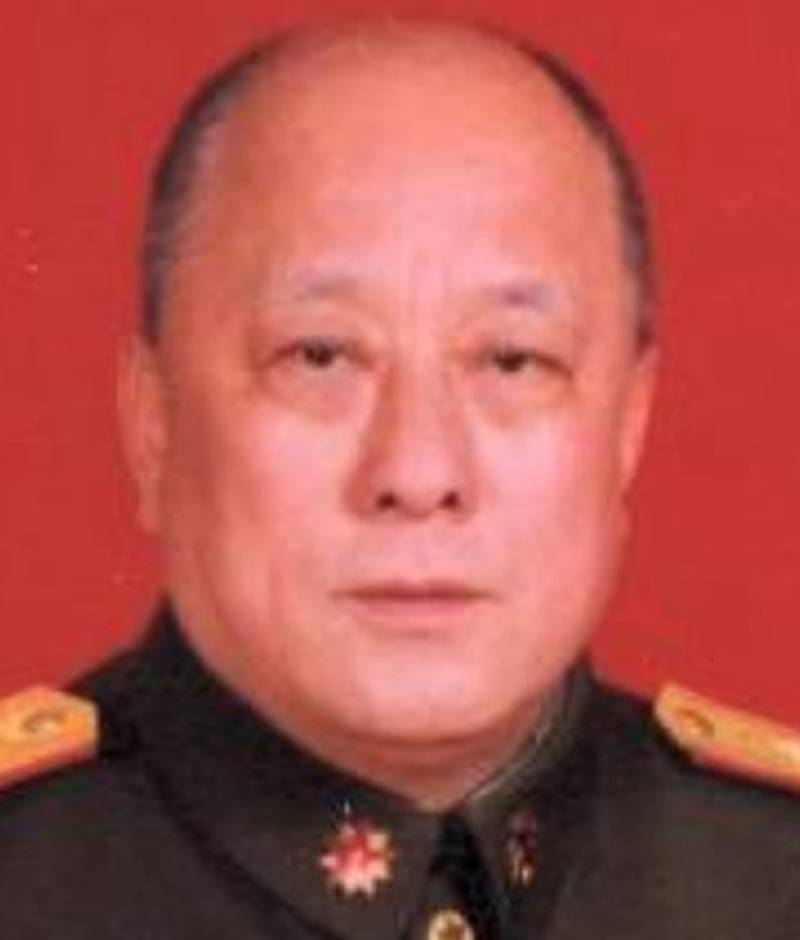 原创新疆军区的司令员58岁晋升中将60岁被免职