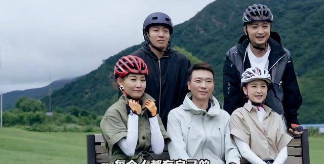 央视:拿康辉第2次落单开涮,亲自为小尼的《你好生活》开播预热_张蕾