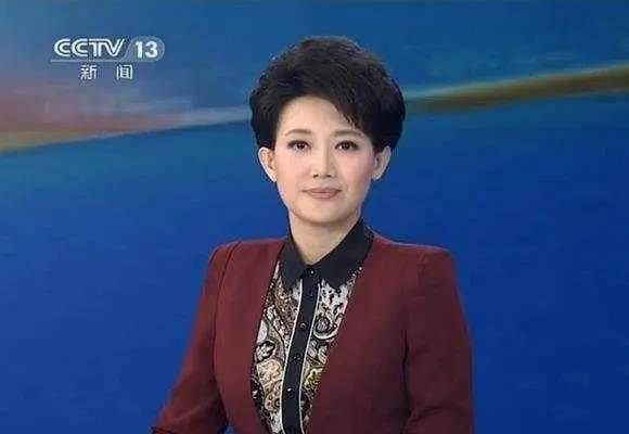 进入央视后,梁艳在《新闻30分》担任主持人.