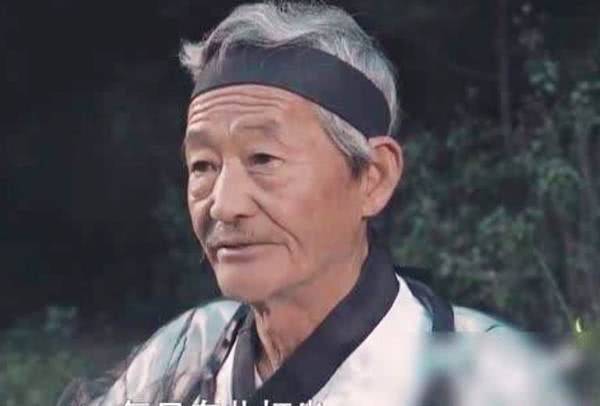 而这些老戏骨在年轻的时候还是可以靠自己的实力拿到一些角色的,但