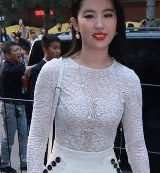 刘亦菲发福近照曝光胖了依然迷倒众人被称天仙是有原因的