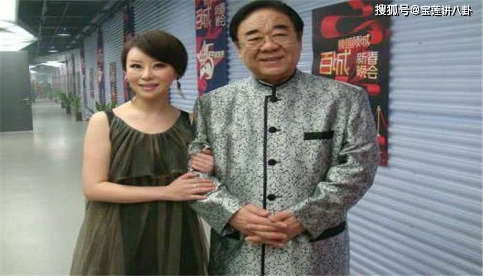 祖海的老公是央视的导演,词作家邹友开,年龄比祖海大了快四十岁.