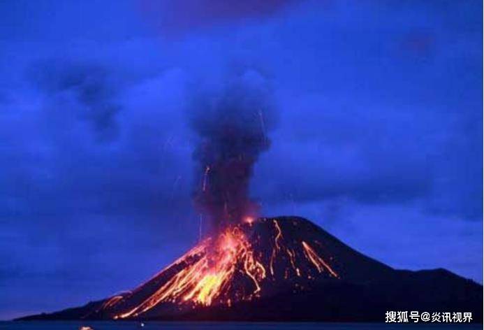 原创汤加海底火山大喷发海啸暴雨不断2022年注定是多灾多难