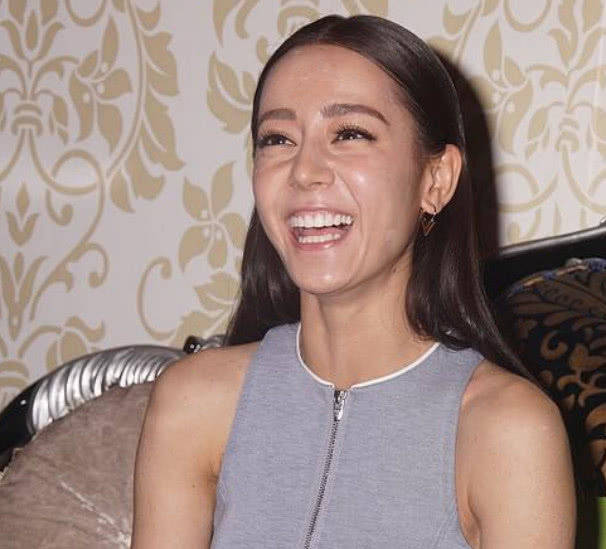 迪丽热巴太仙演不了村姑看到她的生图照后网友安排