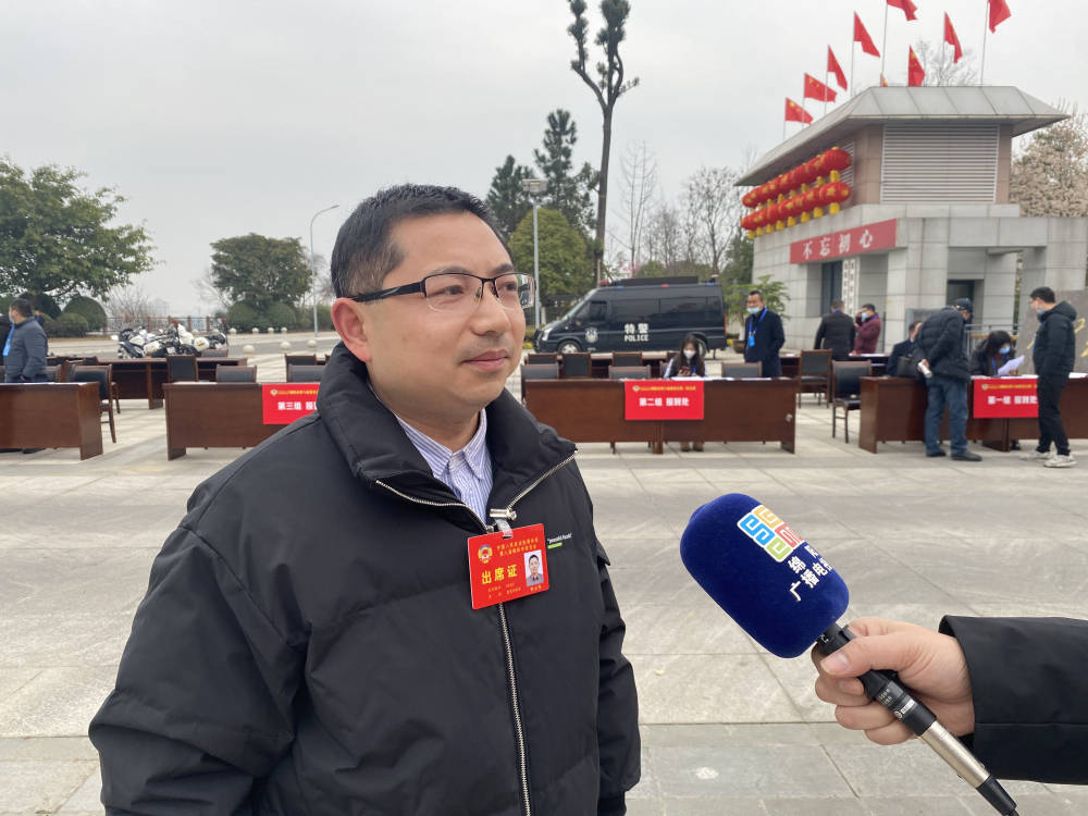 市政协委员张启伟—他们纷纷表示,要以饱满的热情履行政治协商,民主