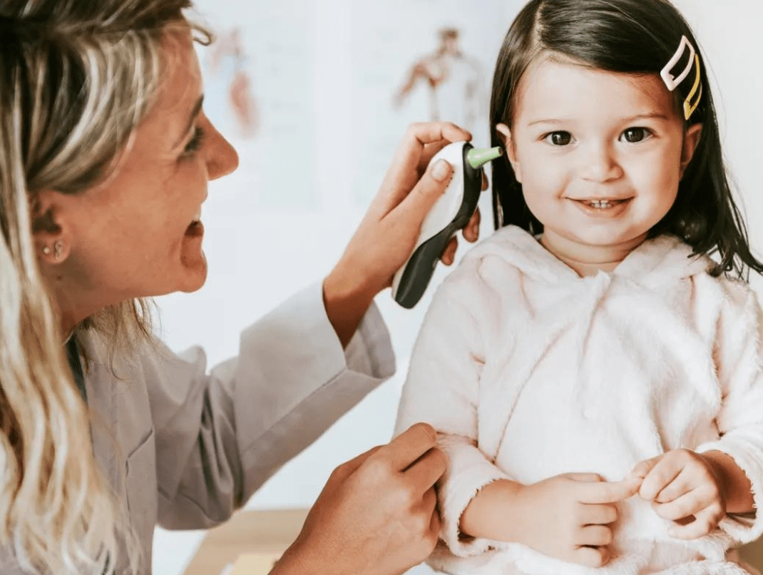 孩子听力发育对照表出炉,家长认真对照,及早发现,保护娃的听力
