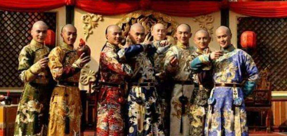 九子夺嫡康熙一生在政治上的成就是很多帝王都无法企及的存在,而他的