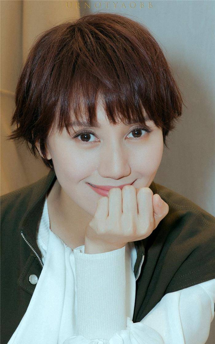 袁泉才是气质担当42岁美出新高度温柔又优雅