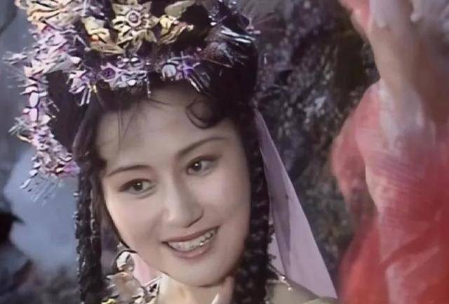 金圣宫娘娘说完这些美女姐姐,突然发现牛魔王的艳福不浅啊!
