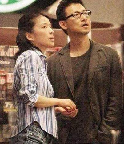 他与经纪人哥哥反目的真正