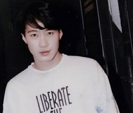 原创完美的五官加儒雅的气质黎明才是四大天王中最帅的一个