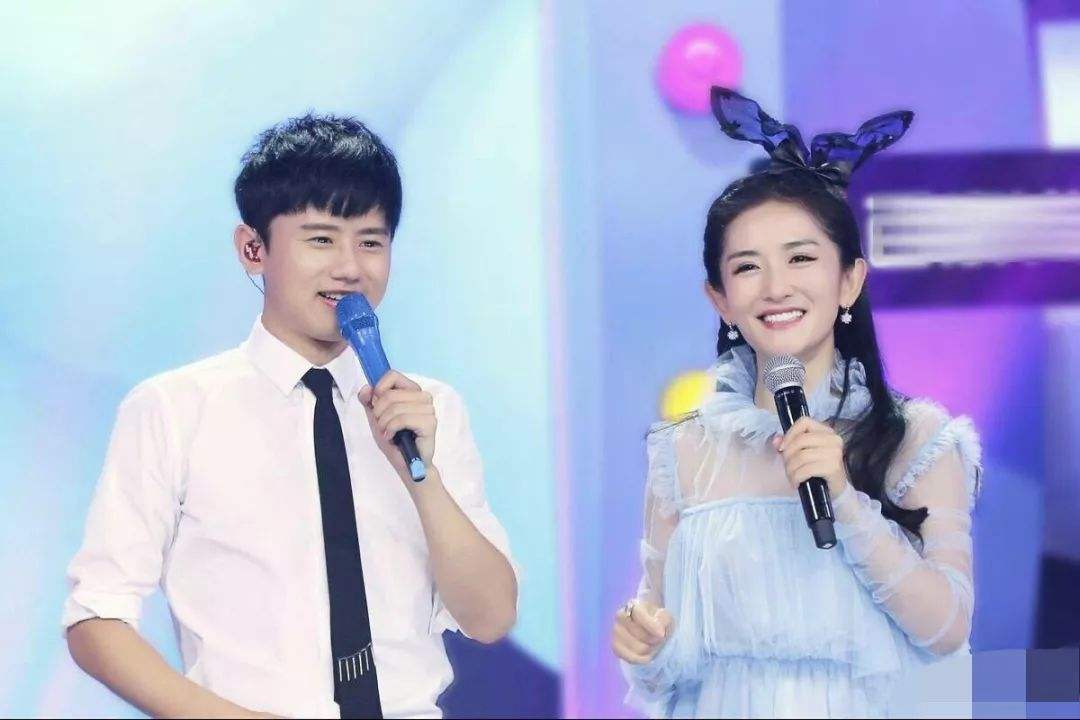 时隔6年,何炅曾经的一句玩笑话,在谢娜身上应验了!_包文婧_睡衣_时候