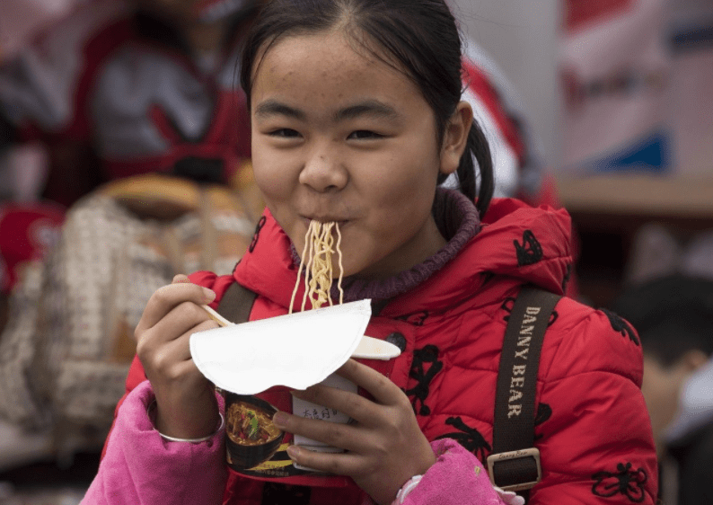 宁可让孩子空腹上学,也不要吃这三种早餐,没营养还影响健康！