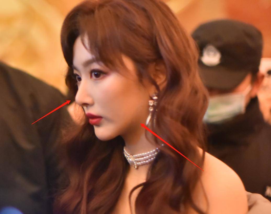 原创孔雪儿不愧是女团脸生图状态好绝但我只想让她把衣服穿好