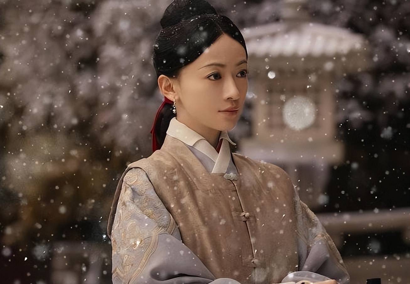 眼如铜铃,双眼呆滞,娱乐圈美女的抠脚演技,跟哪个导演学的?