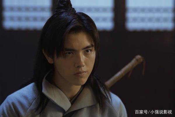 《将夜1》,宁缺是由陈飞宇主演的,剧中他从一个"梳碧湖砍柴人"的身份