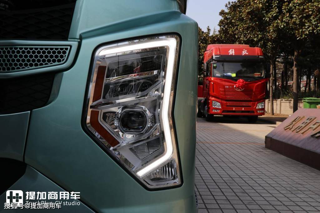 超越j7解放旗舰卡车全新天花板鹰途牵引车超详细评测之外观内饰篇