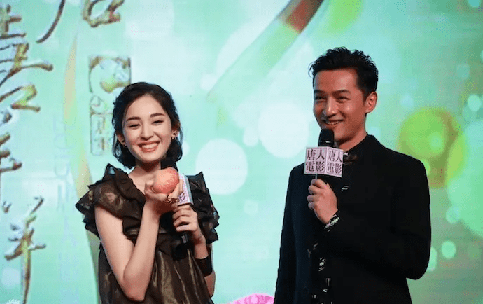 娜扎合作的男演员,也都是一线男星,像胡歌,成龙,邓超等等,个个都是大