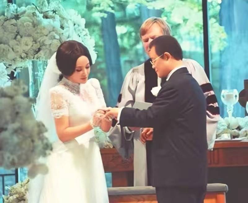爱过7个男人4段婚史60岁再当新娘刘晓庆的野真学不来