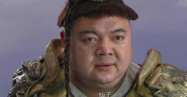 原创47岁谢宁罕露面大葱蘸酱狼吞虎咽接地气曾为角色增肥70多斤