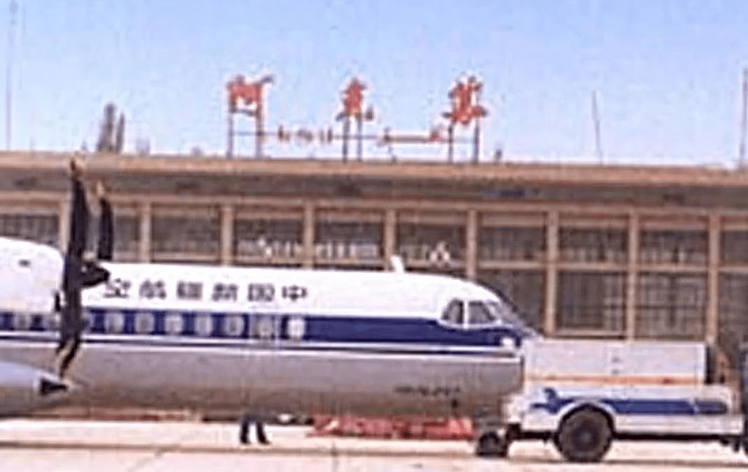 1966年,军用阿克苏温宿机场建成通航2020年,阿克苏机场t2航站楼启用