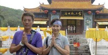 原创与成龙情人痴缠和万绮雯厮守的吕颂贤为何娶了丑女麦景婷