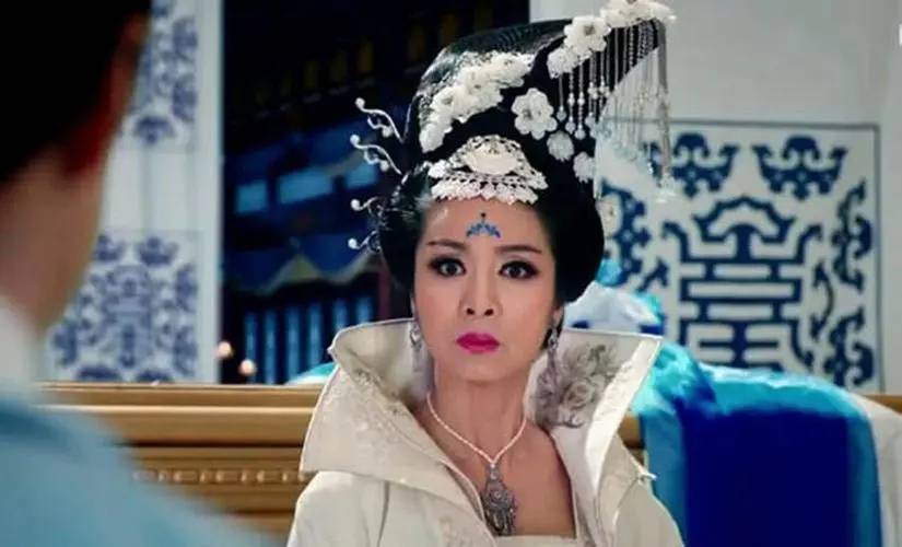 赌咒瞽目与乔贵妃韦太后回国之前,宋钦宗曾经拉着韦氏的衣服哀求道"