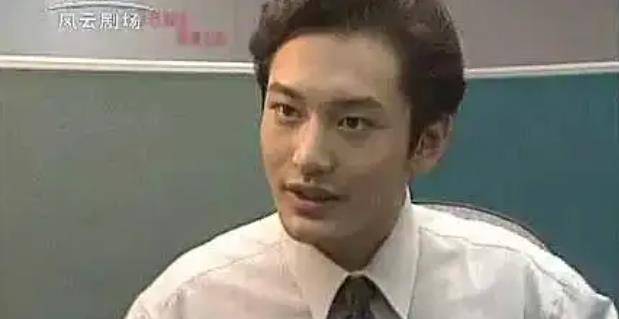 不过真正让黄晓明广为人知的,却是他在2001年出演的