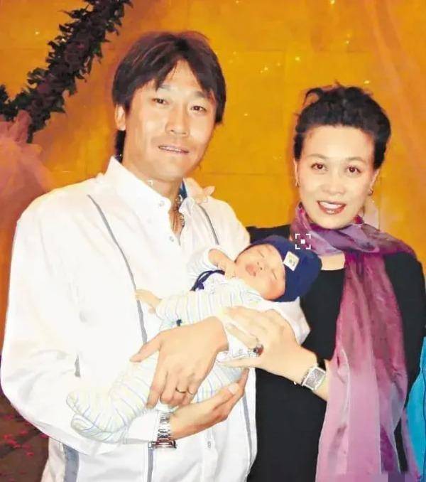 "东北大姐大"那英:得知高峰出轨王纳文,怒不可遏_蔡国庆_事业_孟桐