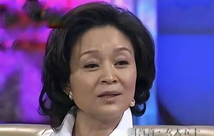 原创小敏妈刘莉莉30岁嫁圈外人巅峰时赴美产女女儿是她骄傲