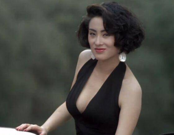 50岁张敏近照曝光依旧风姿绰约不愧为星爷的御用女主角