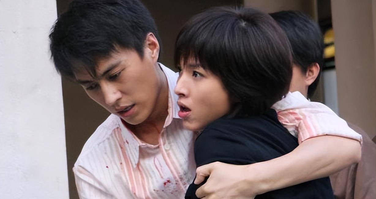 原创妇女杀手靳东的人设崩塌记和他成功背后的两个离婚女人