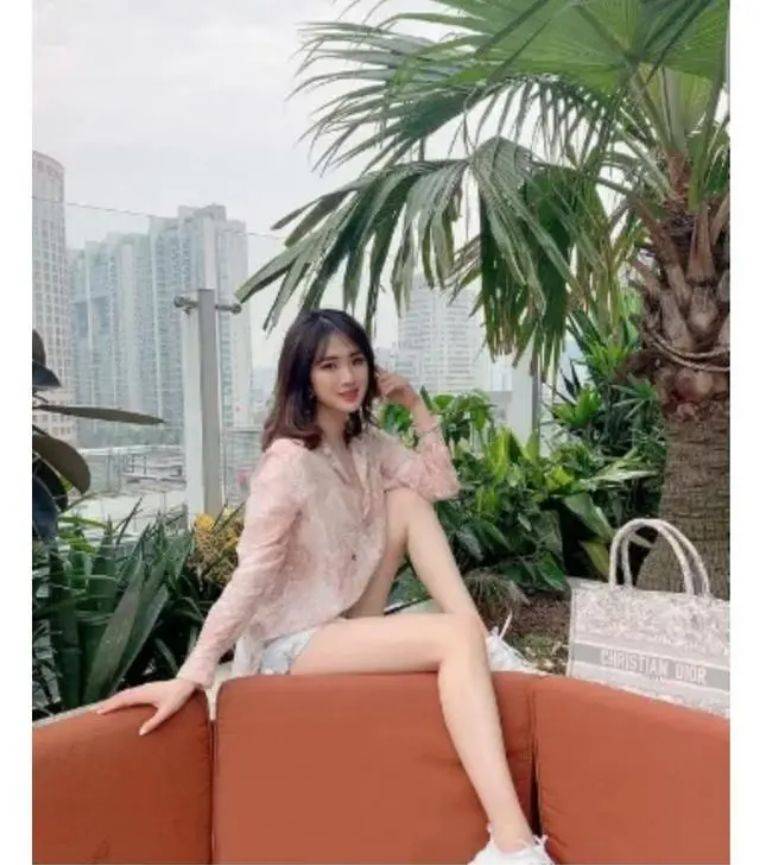 姚安娜出道后拿下首个代言,牌子不简单,网友:和她很搭_华为_任正非