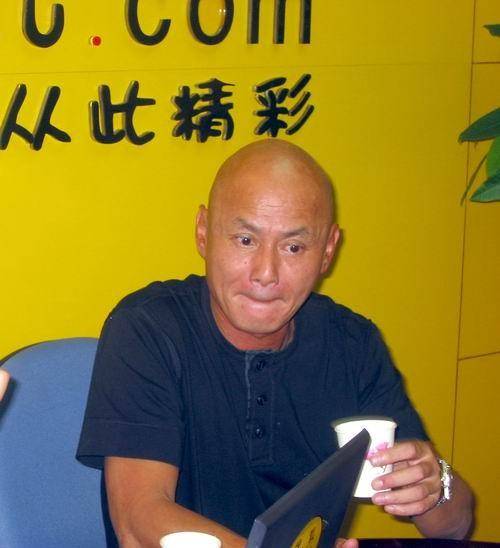 打星刘家辉近照曝光:曾8年中风瘫痪遭妻儿夺财,64岁暴