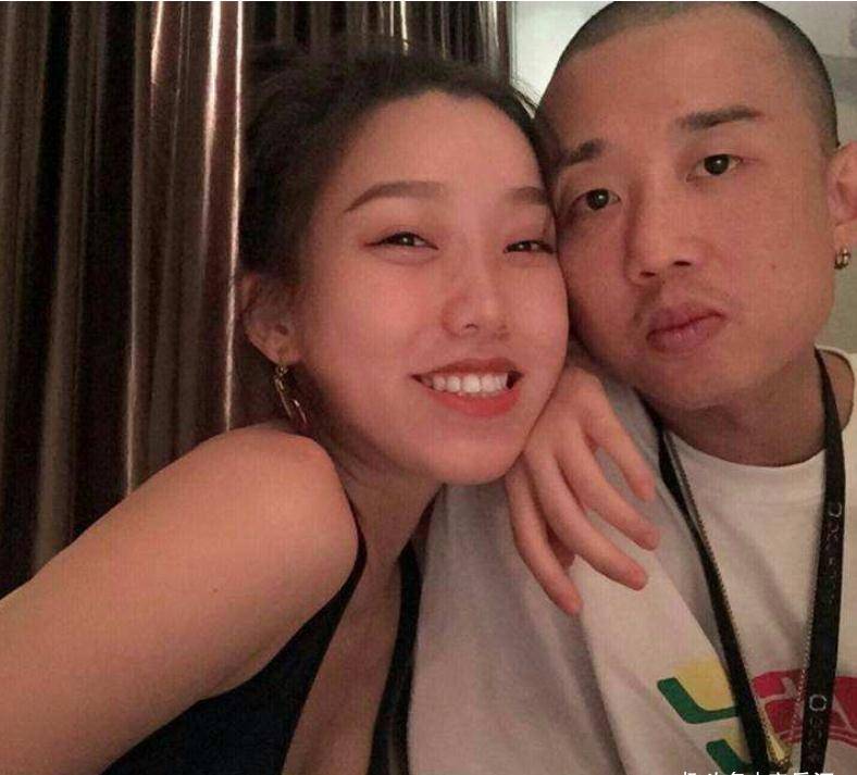 原创马思唯恋情曝光女朋友颜值身材一流难怪都抢着当rapper