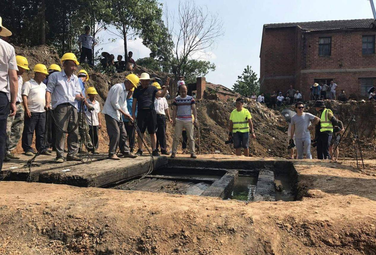 楚国王子墓被盗30次,墓中文物一件未丢,专家:墓主才是防盗高手_盗墓