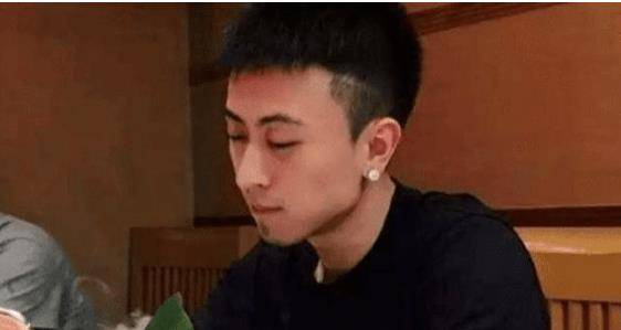 爹比王健林还有钱,人比王思聪低调,人称"沪上皇"的富