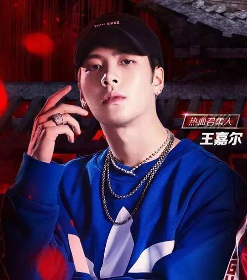 原创王嘉尔越来越瘦颧骨突出下巴变尖还出现多层眼皮瘦到认不出