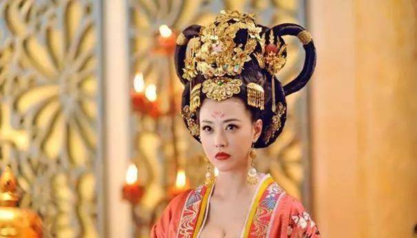 2012年在电视剧《王阳明》中扮演娄妃时,因为服装和发髻都特别适合她