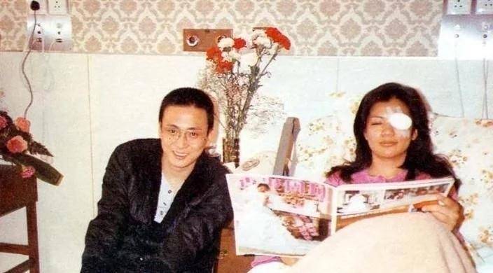 正果的时候,意外还是发生了,作为演员的汤镇业频频与其他女星传出绯闻