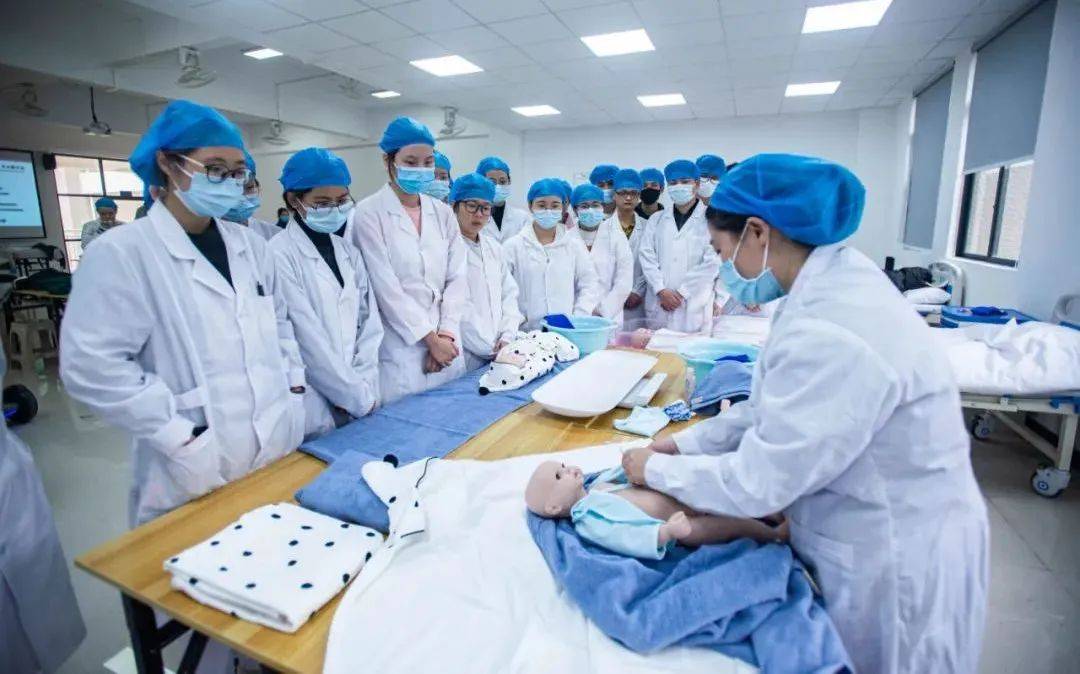 这些高校媲美深职/番职,比本科还抢手!_院校_华为_实训室