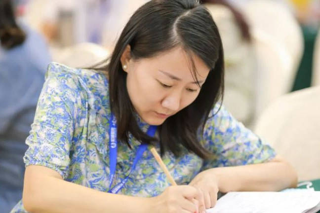 宏润教育刘炜焱老师第220期《教育开启幸福门》广州站