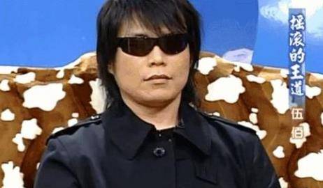 原创伍佰异类小绵羊反叛且浪漫大5岁的妻子如何拴了他29年