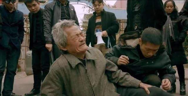 因为爱说脏话,受到了很多年轻人的喜爱,事实上应宝林老师可不是一个普