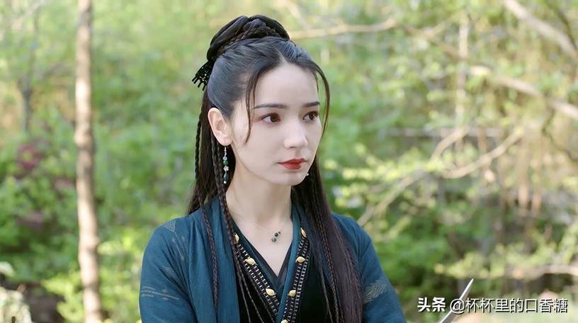 图片来源:微博@清落演员代斯也是杨幂公司嘉行传媒旗下演员,和
